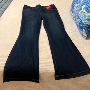 Spanx nwt flare  jeans, regular w 34” inseam